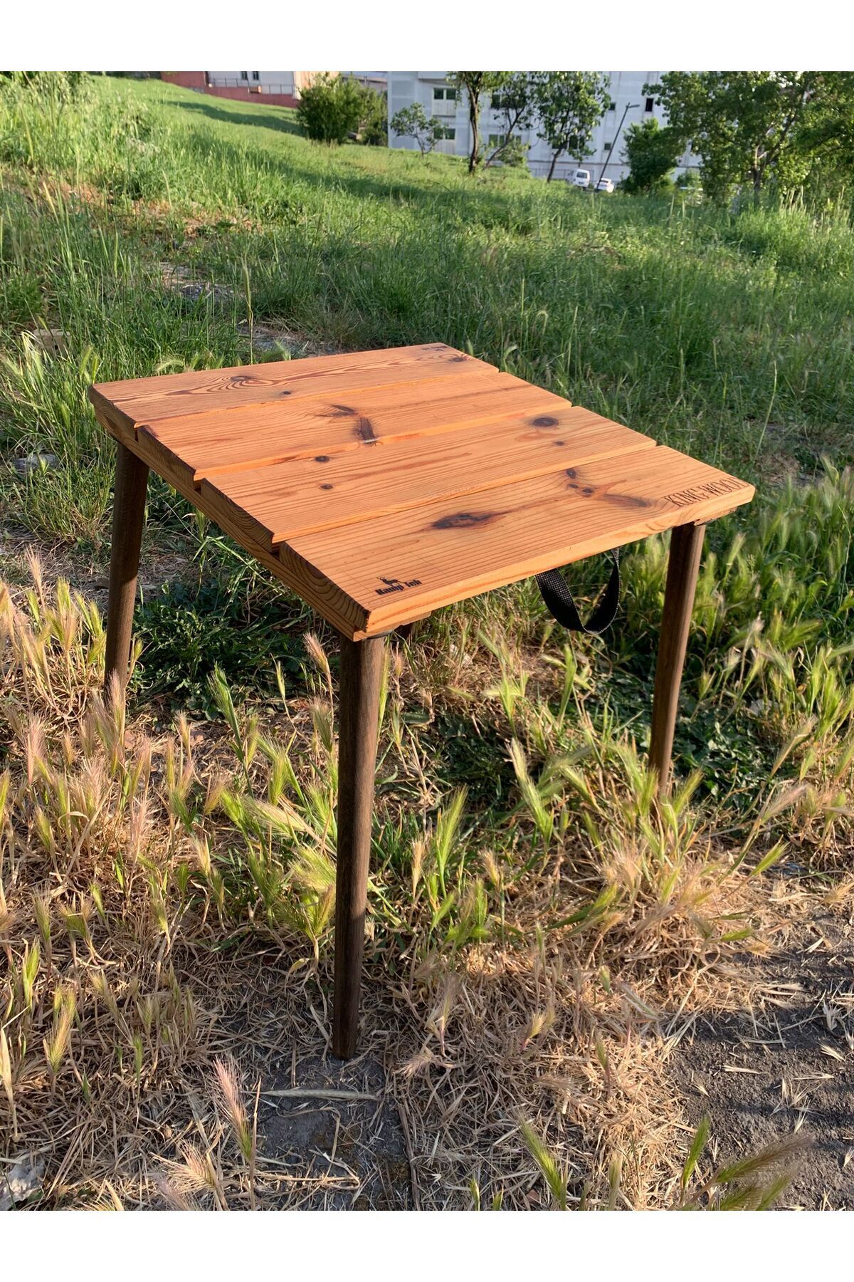 Kamptek Ahşap Atölyesinden Kalın Ahşap Dayanıklı Lüx Konik Ayaklı Kamp Doğa Masası 50*50 cm